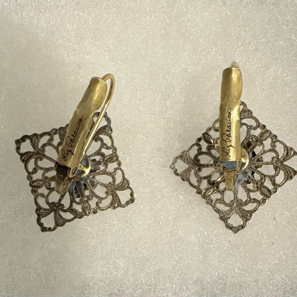 Vintage-Inspired Gold Filigree Earrings - Picture 2 of 2